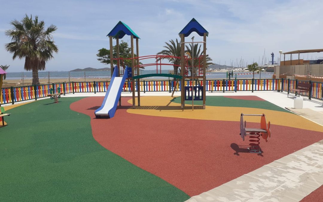 Nuevo Parque infantil en Los Urrutias